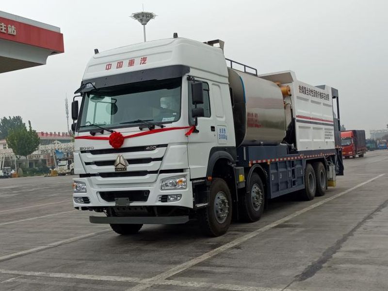 一站通道路養(yǎng)護(hù)設(shè)備公司纖維同步碎石封層車助力**老區(qū)公路建養(yǎng)